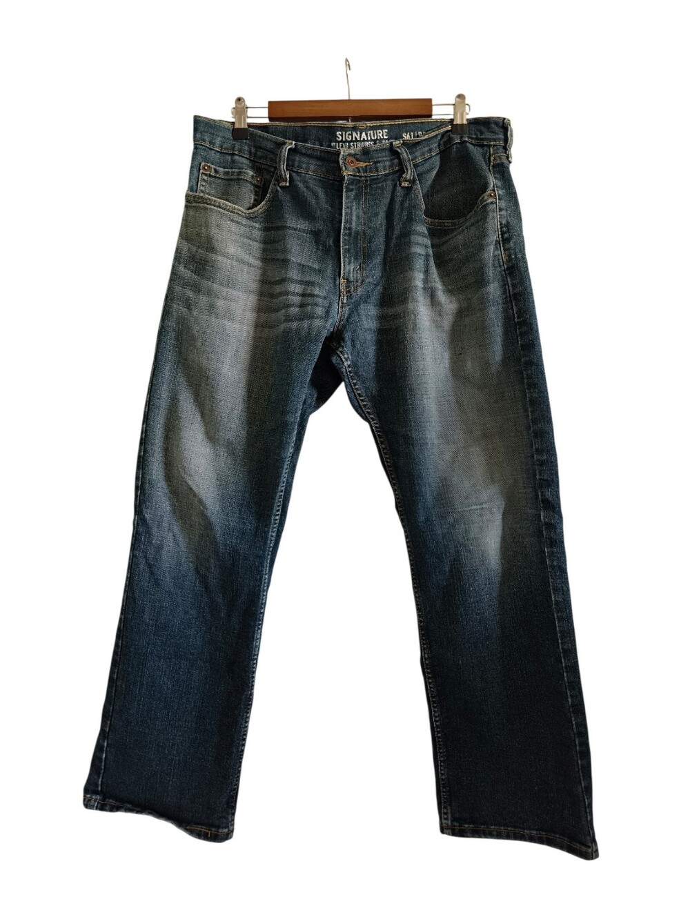 Signature Men's Blue Wash Straight-Leg Jeans